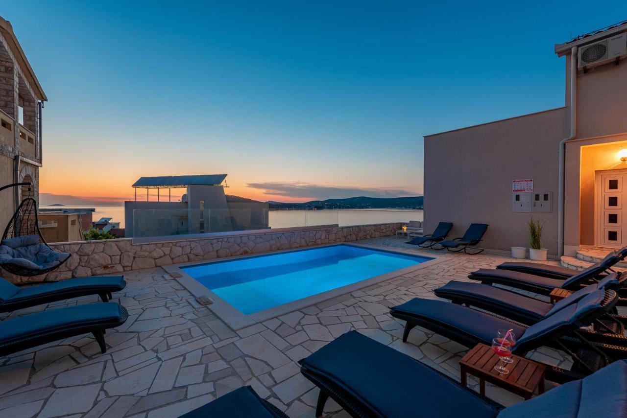 Villa Mona Apartments Ražanj Buitenkant foto
