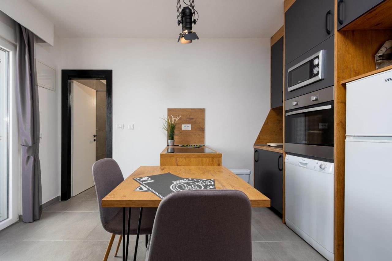 Villa Mona Apartments Ražanj Buitenkant foto