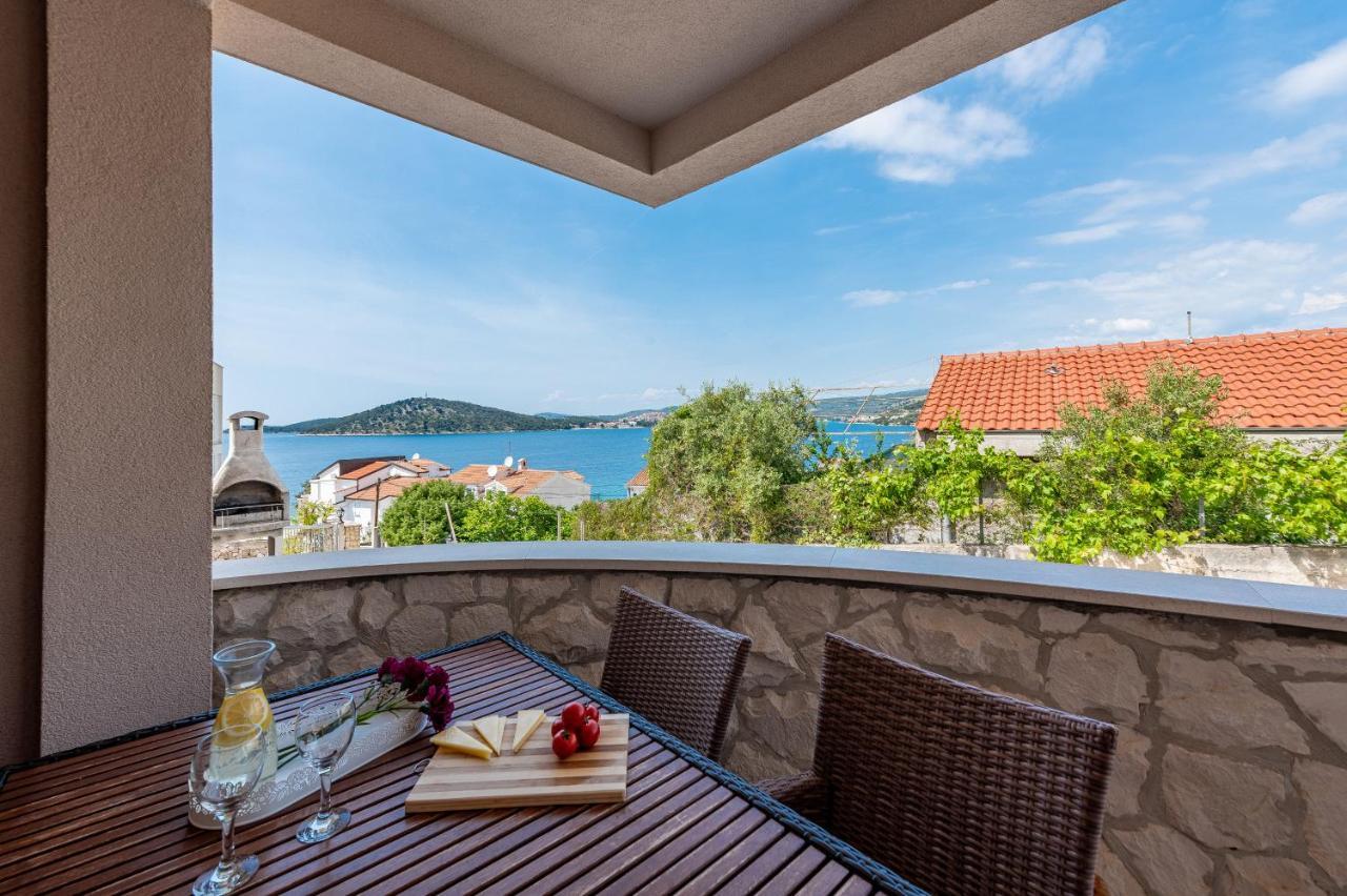 Villa Mona Apartments Ražanj Buitenkant foto