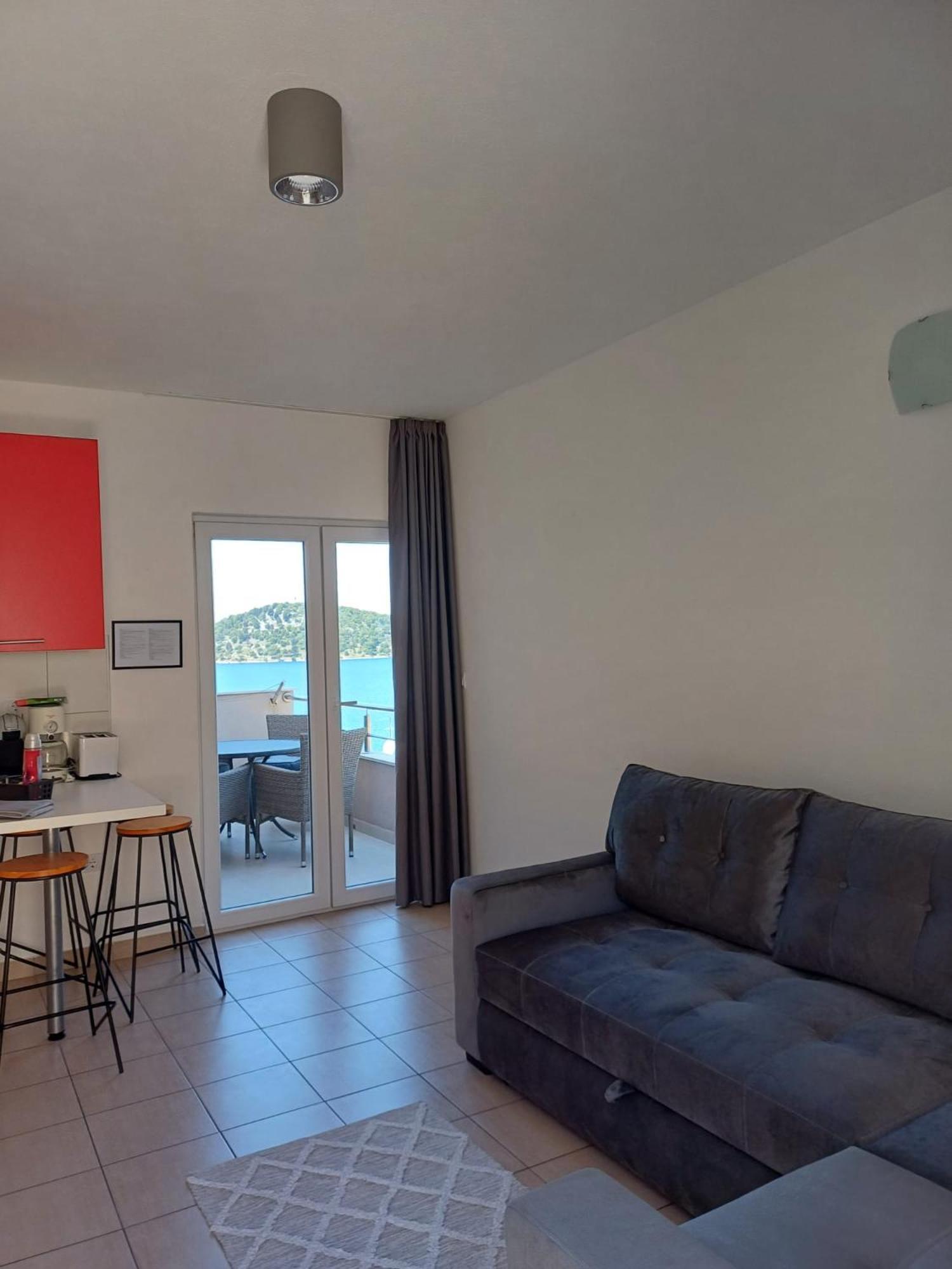 Villa Mona Apartments Ražanj Buitenkant foto