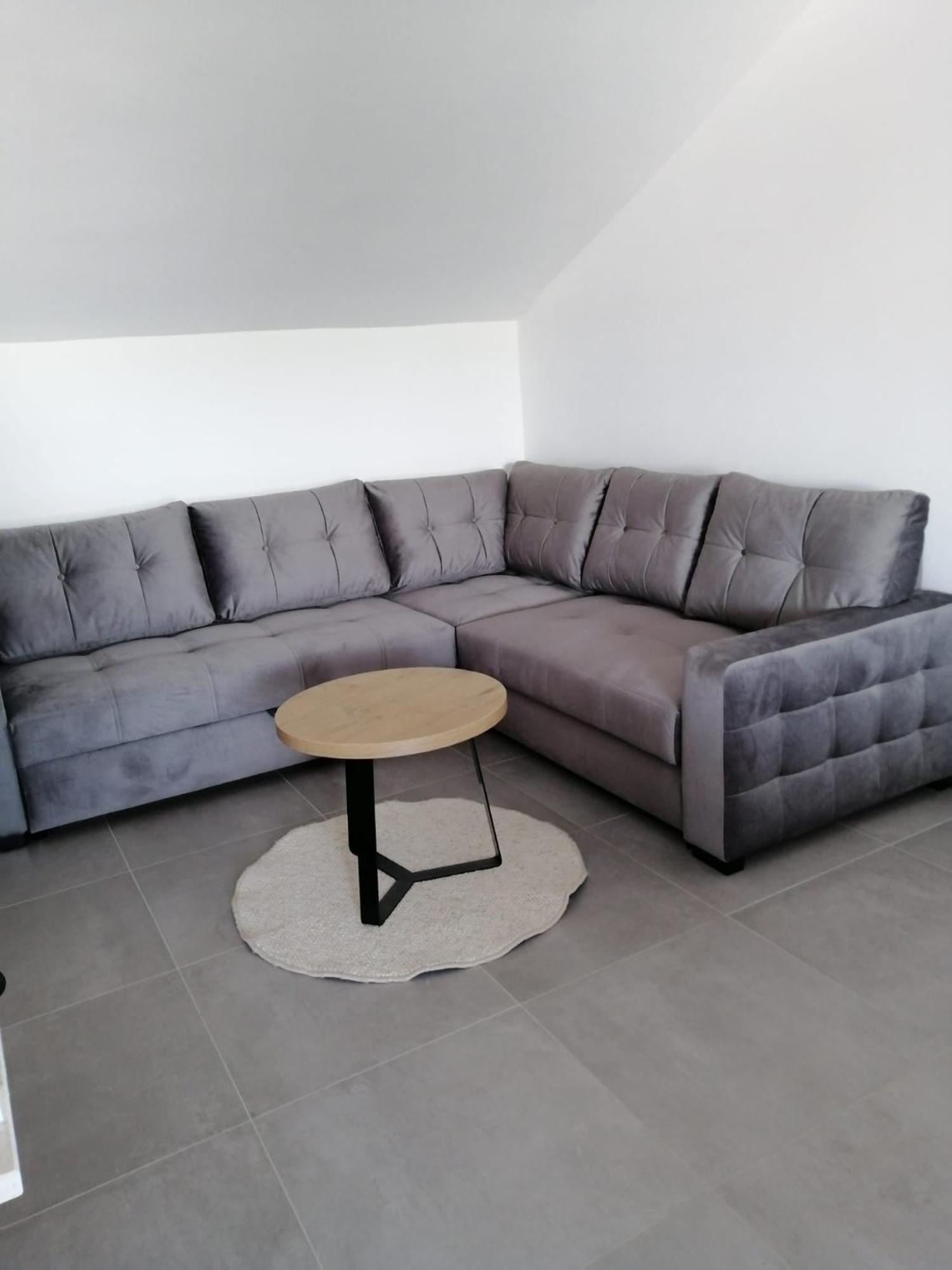 Villa Mona Apartments Ražanj Buitenkant foto