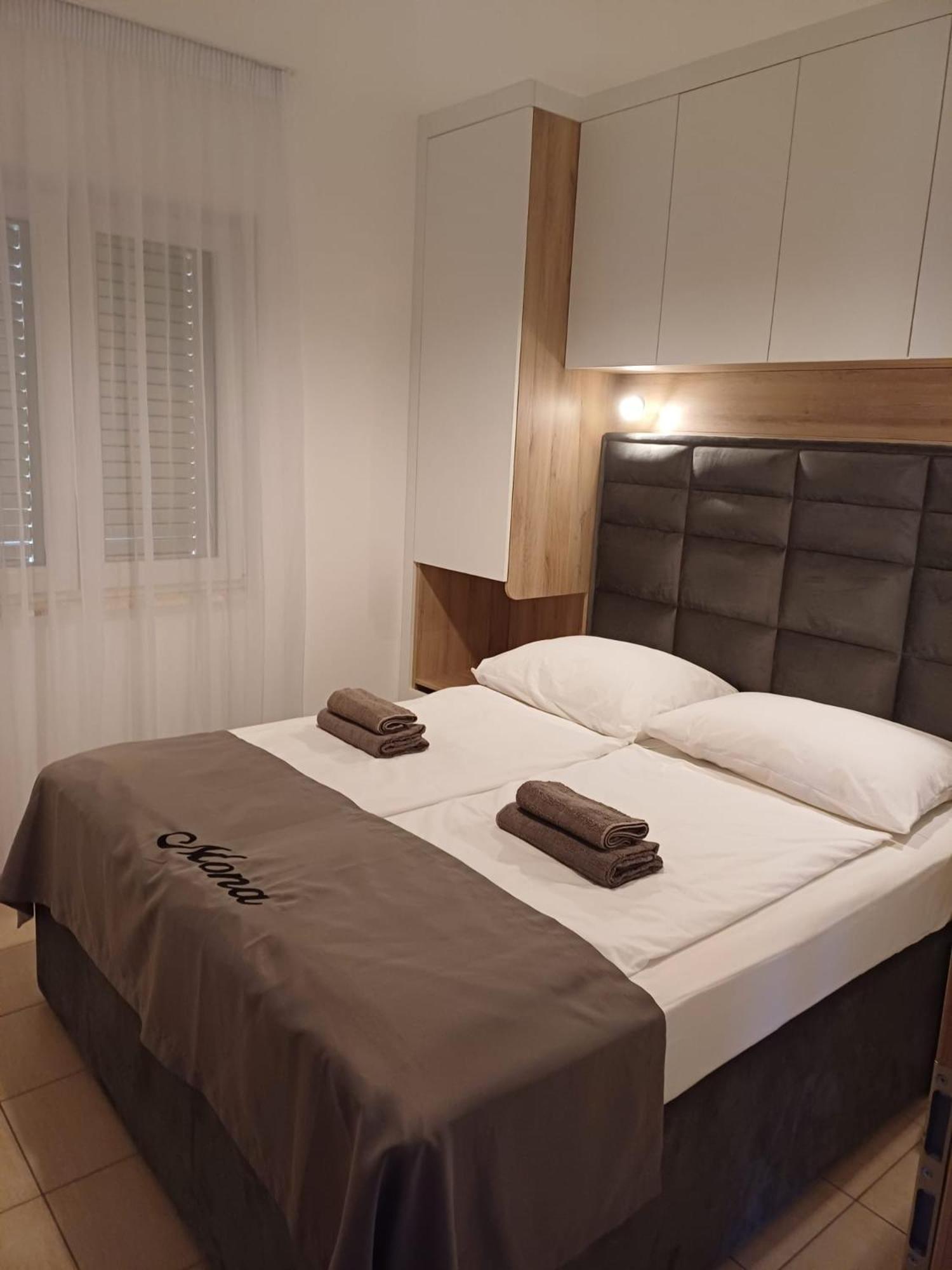 Villa Mona Apartments Ražanj Buitenkant foto