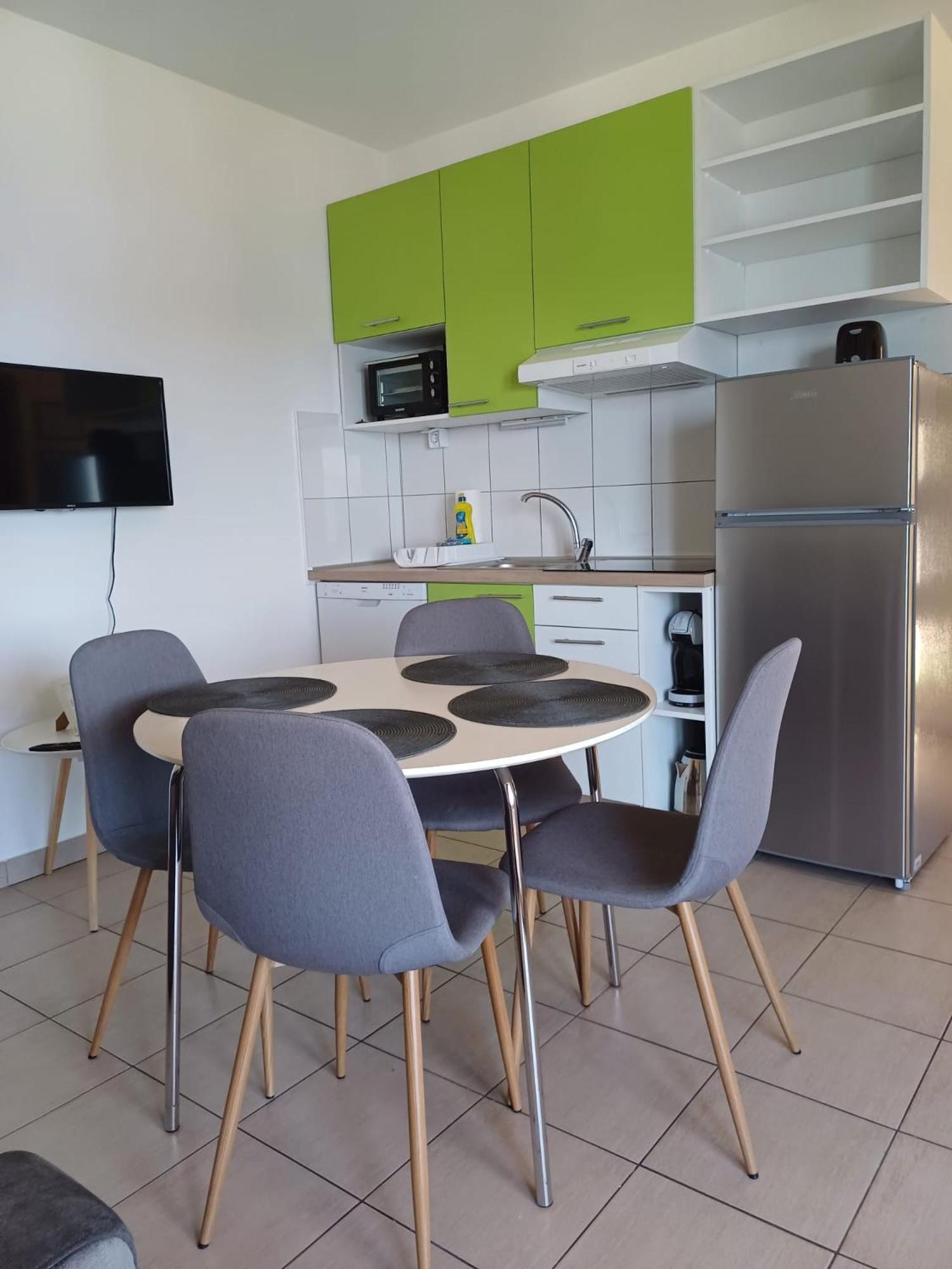 Villa Mona Apartments Ražanj Buitenkant foto